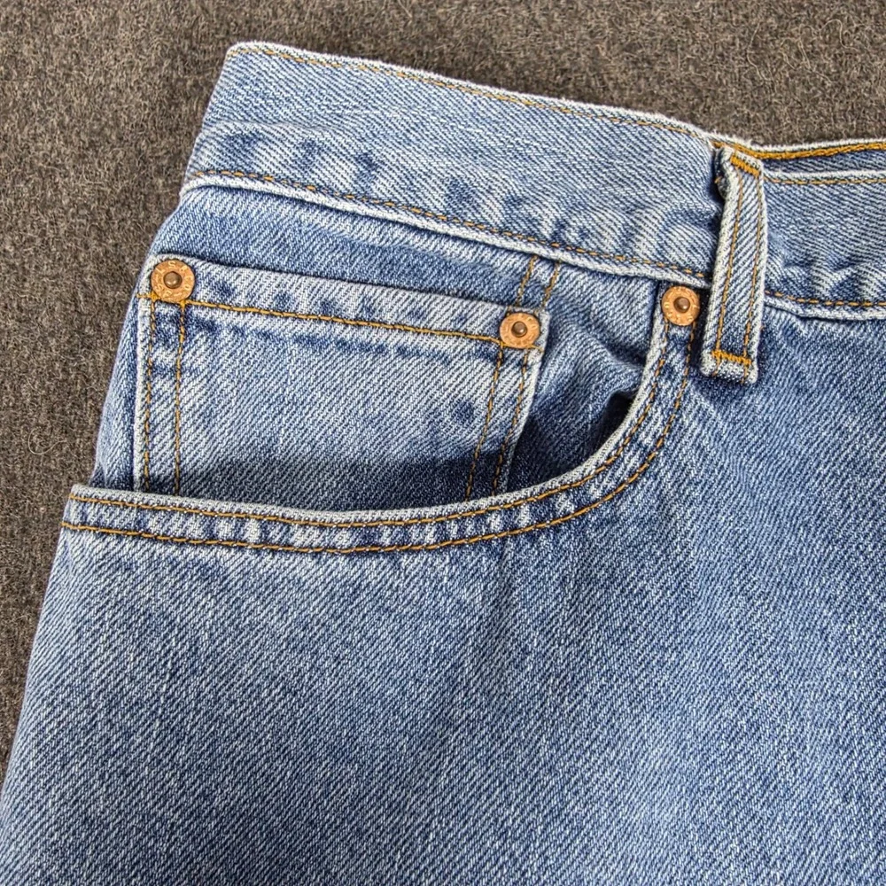 Levis 560 Comfort Fit Jeans Mens 36x33 Blue Medium Wash Tapered Leg‎ Denim Y2K